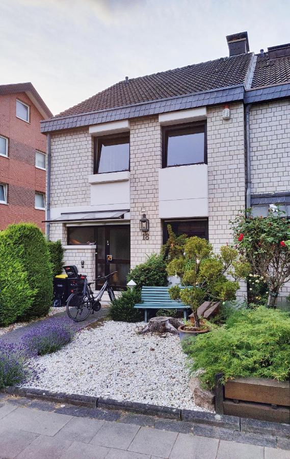 Spacious & Comfortable Guestrooms W Private Bathrooms Near Koelnmesse & Lanxess Arena, Free Parking, Highspeed Wifi Exterior foto