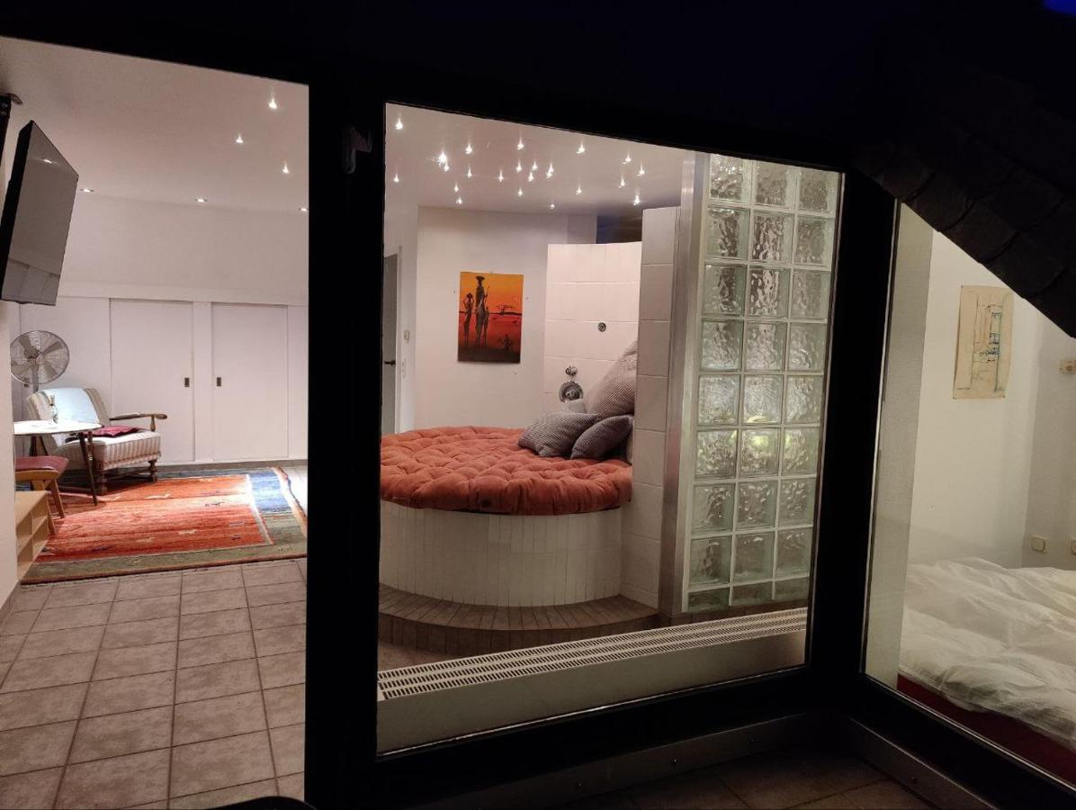 Spacious & Comfortable Guestrooms W Private Bathrooms Near Koelnmesse & Lanxess Arena, Free Parking, Highspeed Wifi Exterior foto
